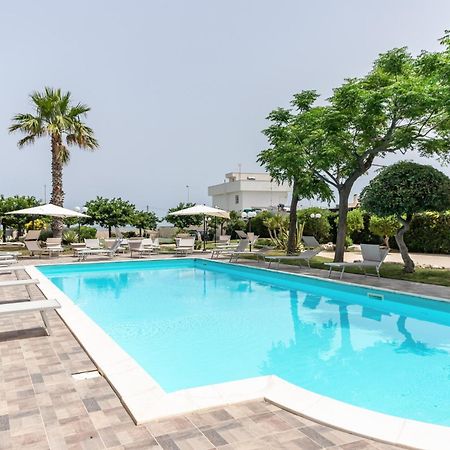 Pietramare Luxury Suites Бари Екстериор снимка
