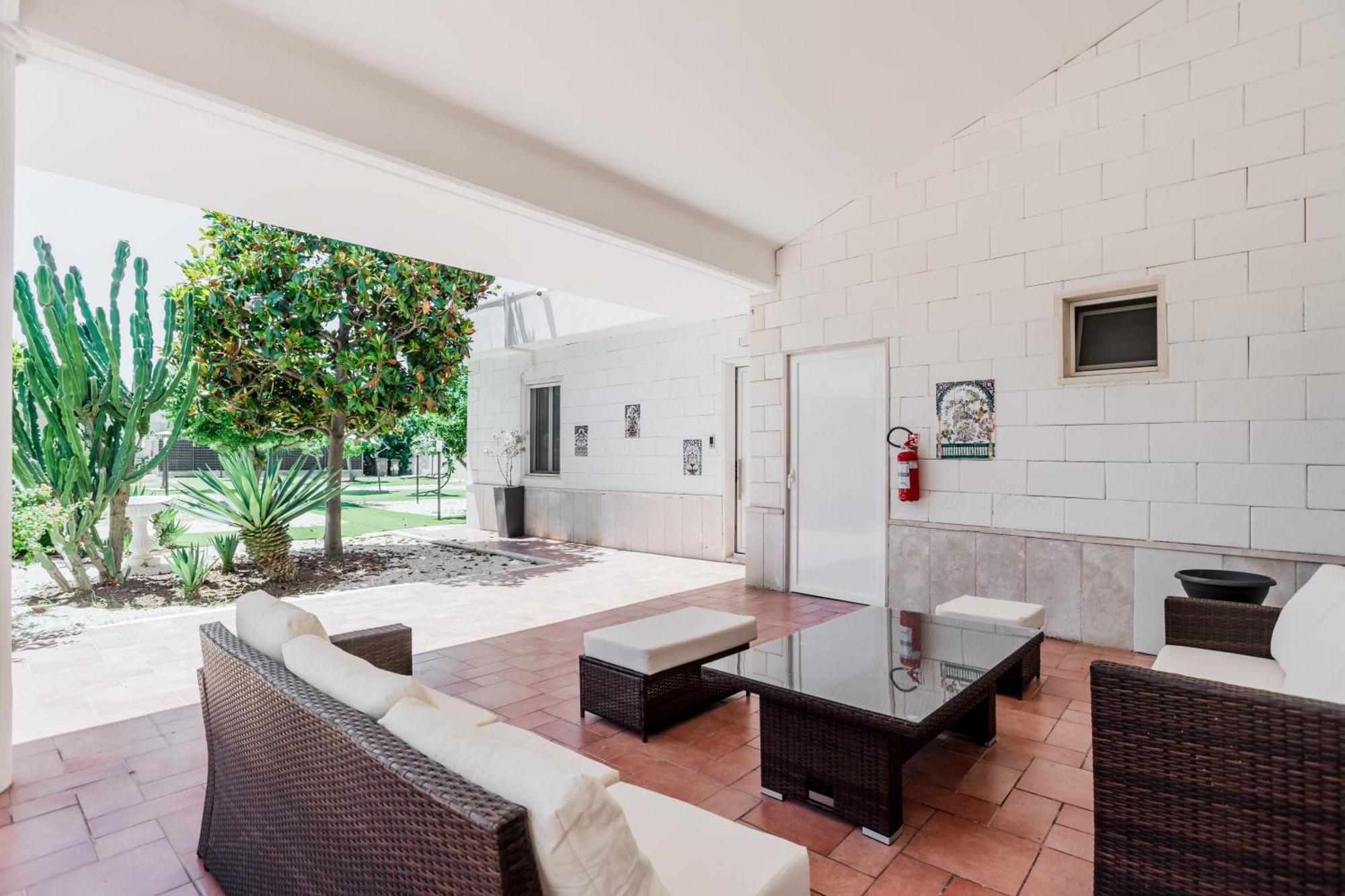 Pietramare Luxury Suites Бари Екстериор снимка