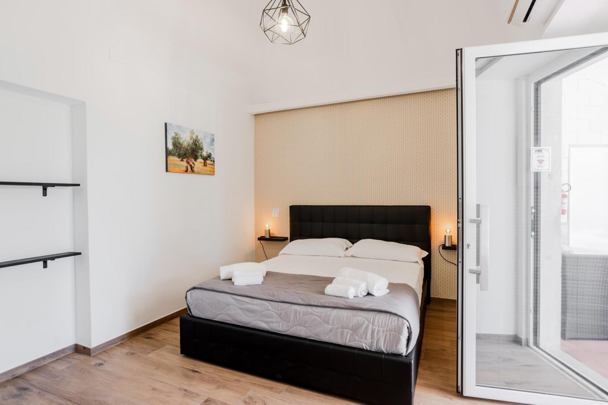 Pietramare Luxury Suites Бари Екстериор снимка