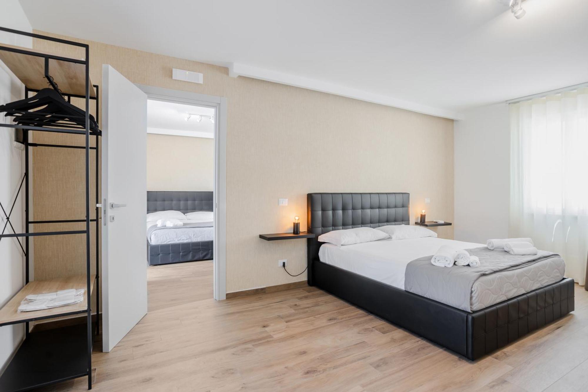 Pietramare Luxury Suites Бари Екстериор снимка