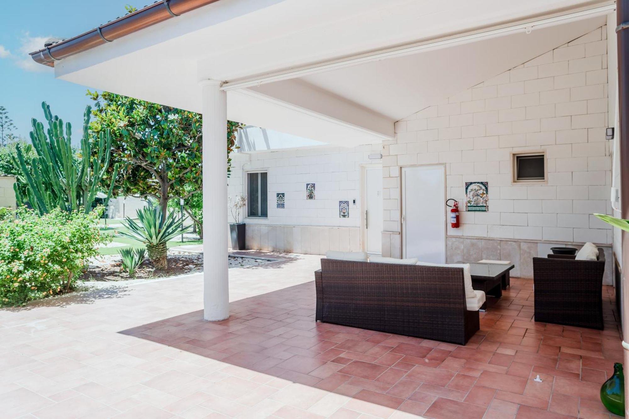 Pietramare Luxury Suites Бари Екстериор снимка