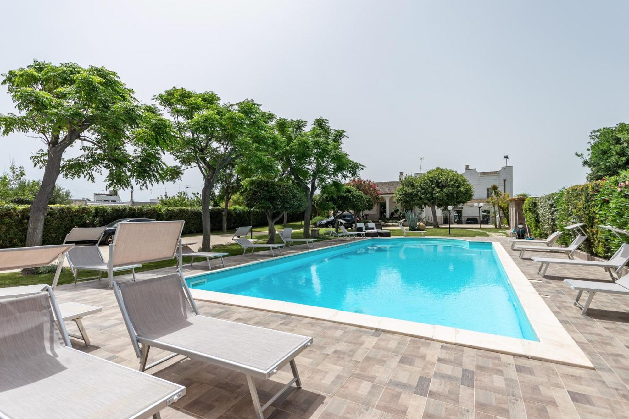 Pietramare Luxury Suites Бари Екстериор снимка