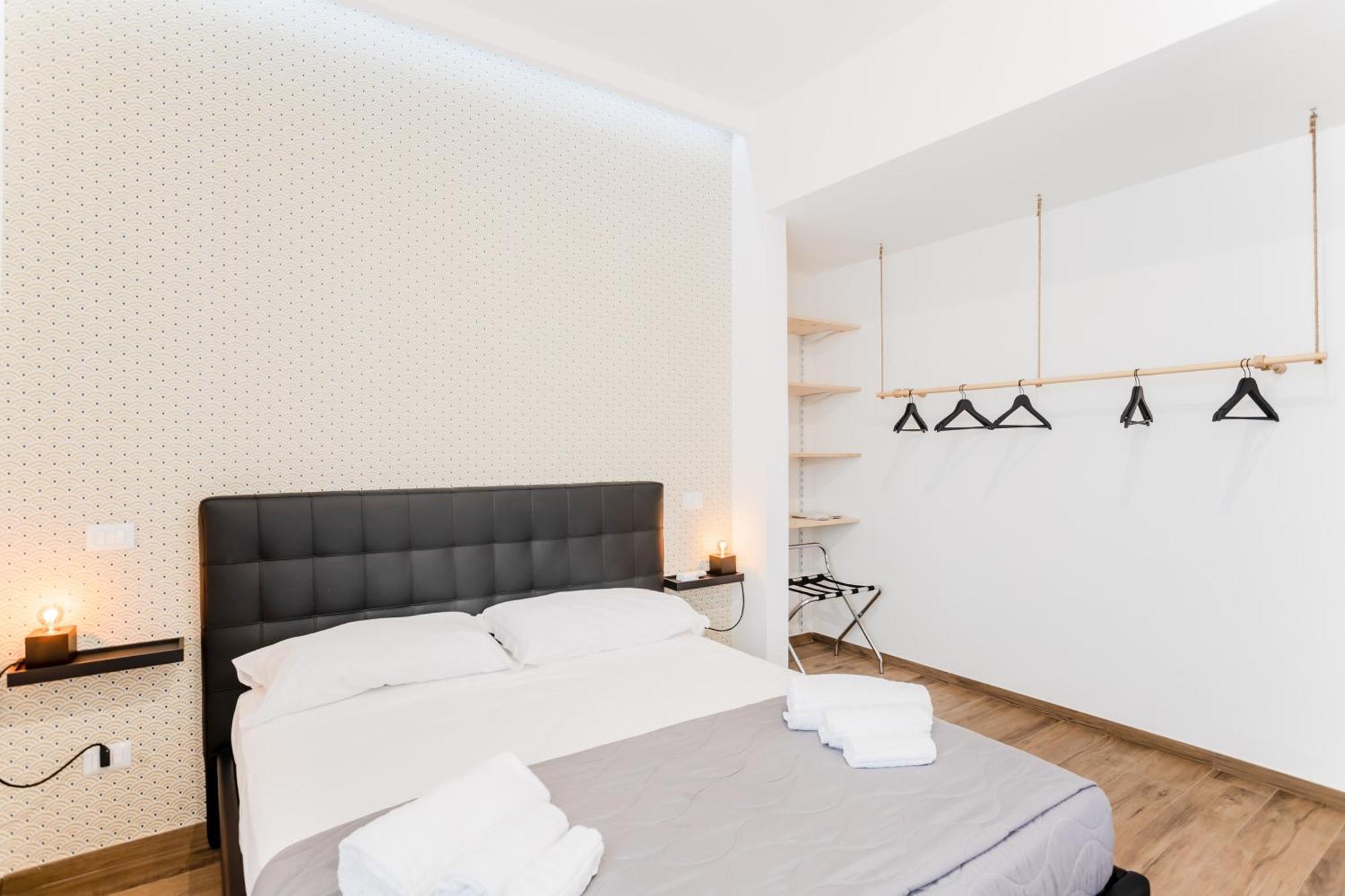 Pietramare Luxury Suites Бари Екстериор снимка