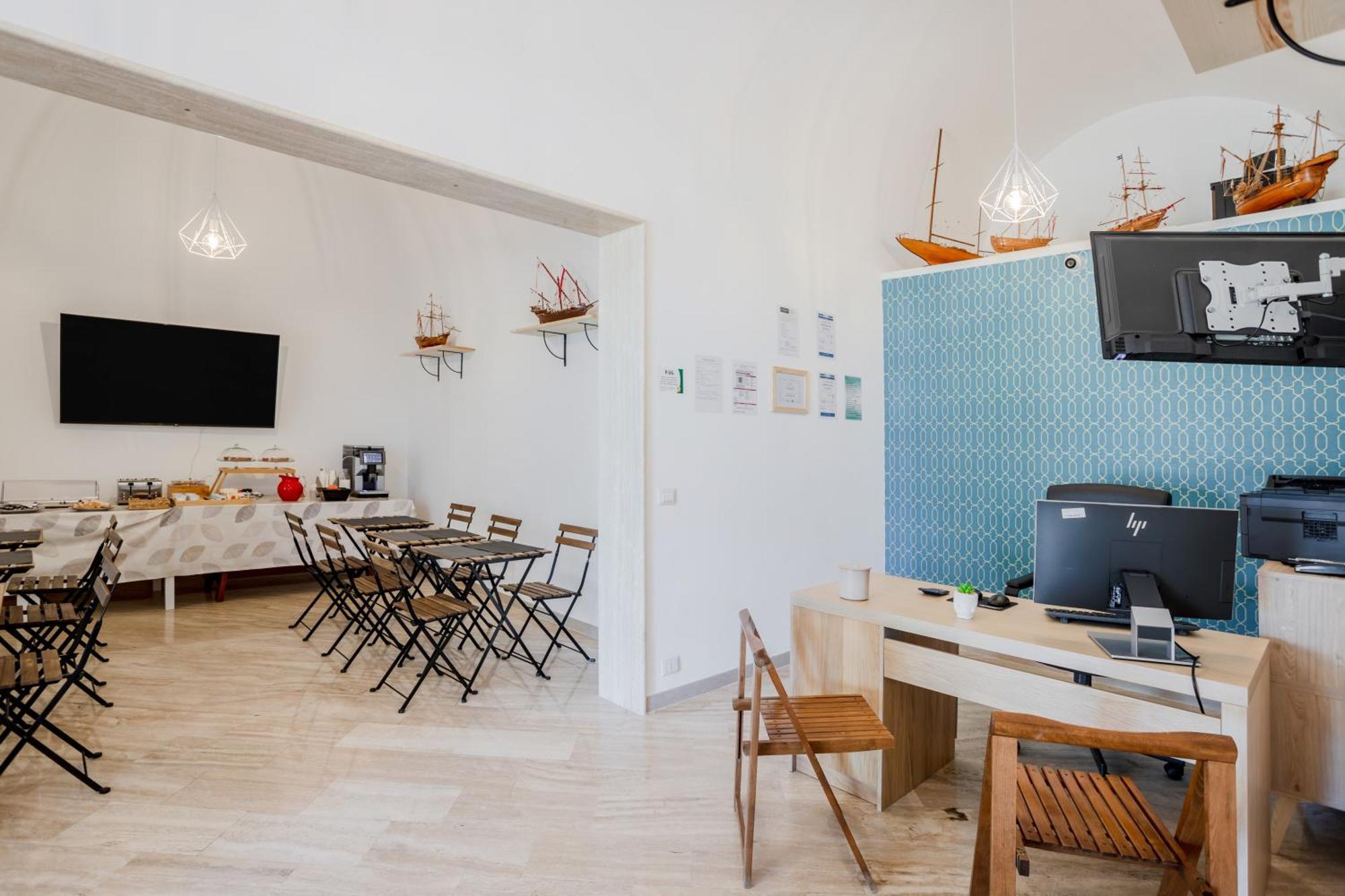 Pietramare Luxury Suites Бари Екстериор снимка